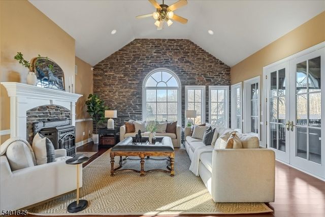 240 Oak Grove Rd, Franklin Twp., NJ 08867