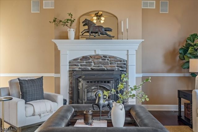 240 Oak Grove Rd, Franklin Twp., NJ 08867