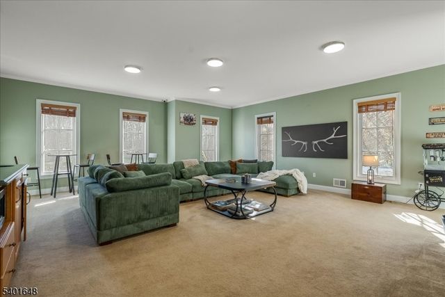 240 Oak Grove Rd, Franklin Twp., NJ 08867