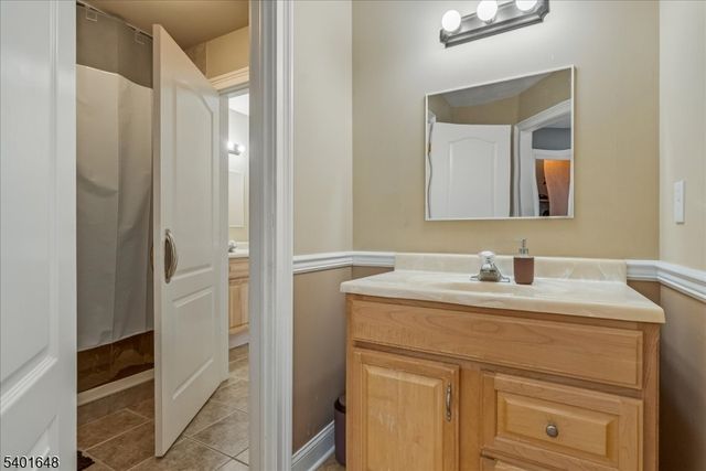 240 Oak Grove Rd, Franklin Twp., NJ 08867