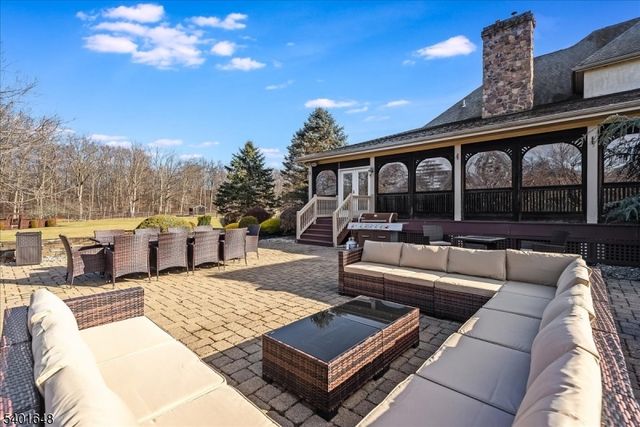 240 Oak Grove Rd, Franklin Twp., NJ 08867