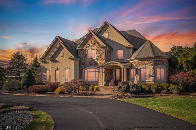 240 Oak Grove Rd, Franklin Twp., NJ 08867