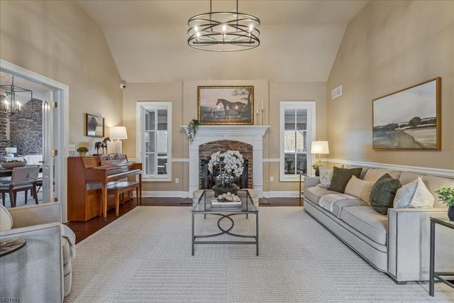 240 Oak Grove Rd, Franklin Twp., NJ 08867