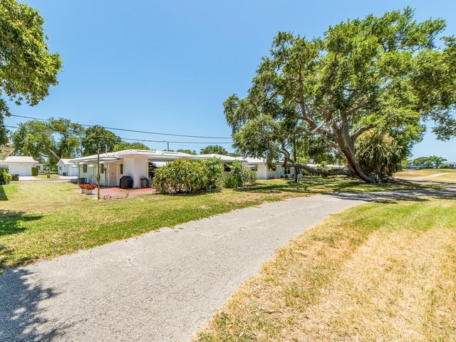 14245 93RD AVENUE, Seminole, FL 33776
