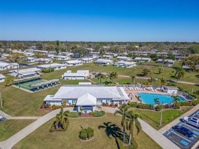 14245 93RD AVENUE, Seminole, FL 33776