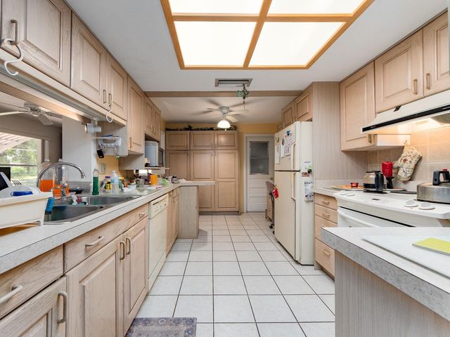 14245 93RD AVENUE, Seminole, FL 33776