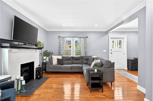 913 Nevin Ave, Sewickley, PA 15143