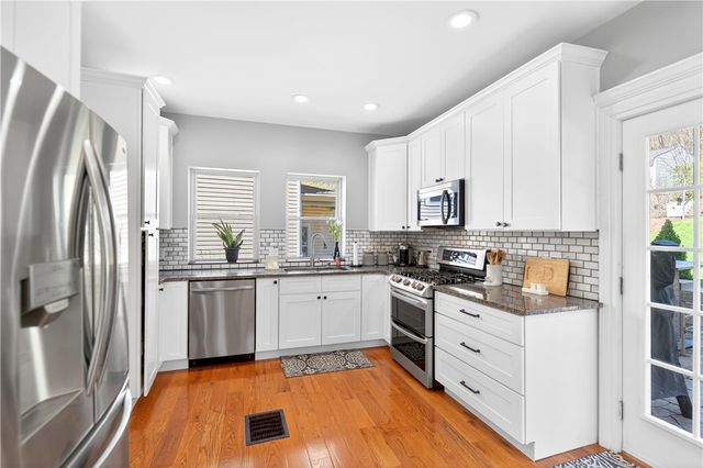 913 Nevin Ave, Sewickley, PA 15143
