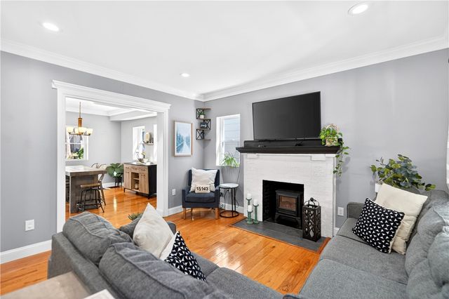 913 Nevin Ave, Sewickley, PA 15143