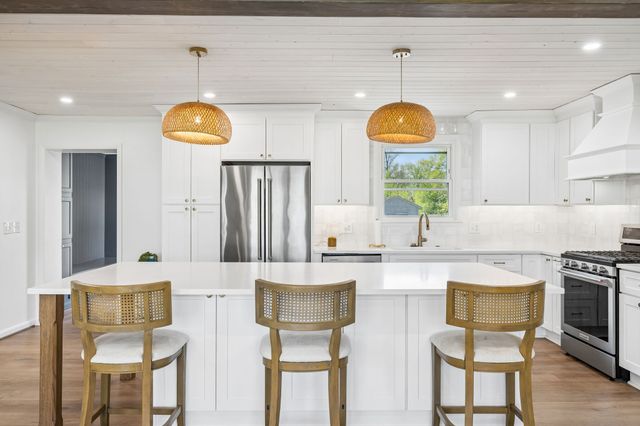 383 Blackman Rd, Nashville, TN 37211