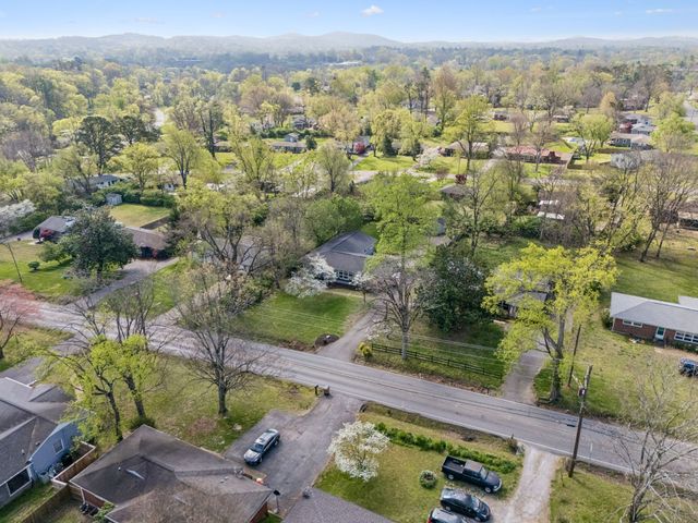 383 Blackman Rd, Nashville, TN 37211