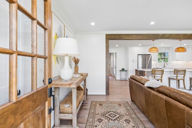 383 Blackman Rd, Nashville, TN 37211