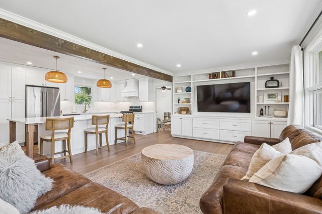 383 Blackman Rd, Nashville, TN 37211