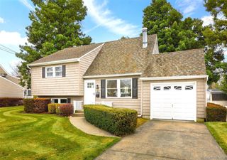 43 Circuit Road, Bellport Village, NY 11713