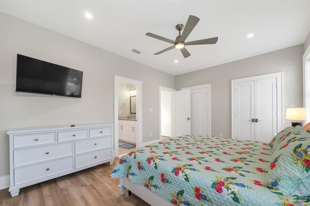 1133 Water Oaks Cir, Gulf Shores, AL 36542