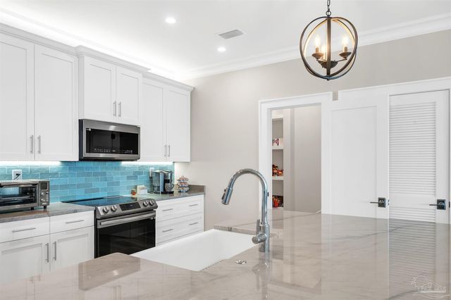 1133 Water Oaks Cir, Gulf Shores, AL 36542