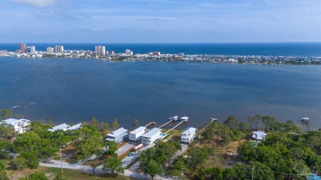 1133 Water Oaks Cir, Gulf Shores, AL 36542