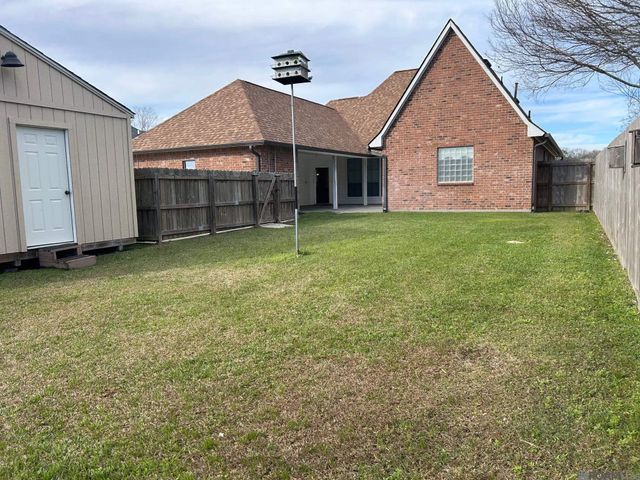 2034 Pointe South Dr, Zachary, LA 70791