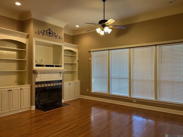 2034 Pointe South Dr, Zachary, LA 70791