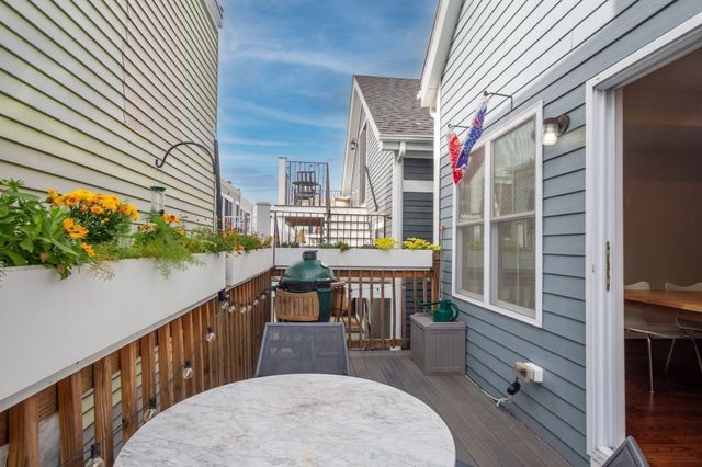 271 Gold St 2, Boston, MA 02127