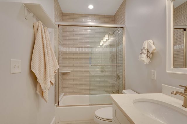 271 Gold St 2, Boston, MA 02127