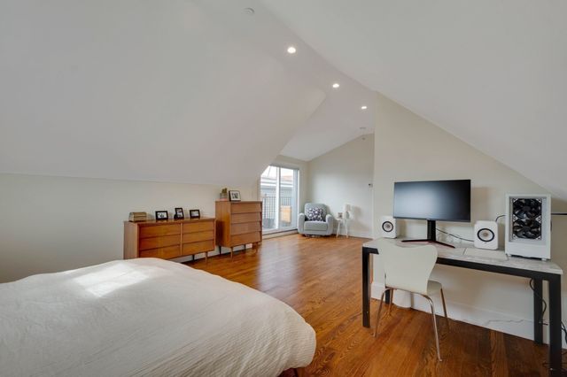 271 Gold St 2, Boston, MA 02127