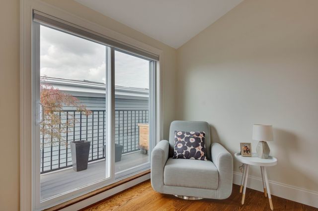 271 Gold St 2, Boston, MA 02127