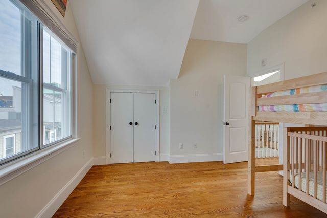 271 Gold St 2, Boston, MA 02127