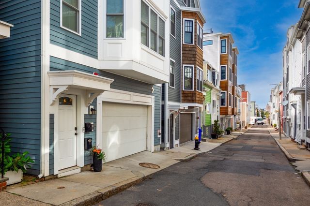 271 Gold St 2, Boston, MA 02127