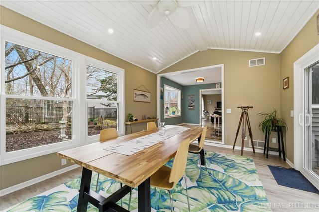 635 Kingsbury Court, Batavia, IL 60510