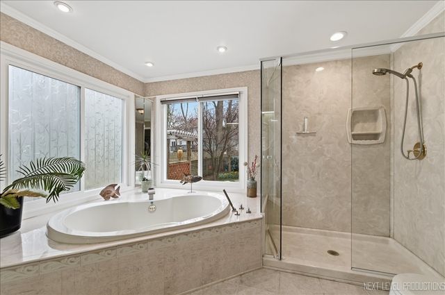 635 Kingsbury Court, Batavia, IL 60510