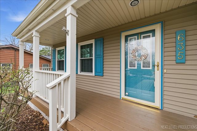 635 Kingsbury Court, Batavia, IL 60510