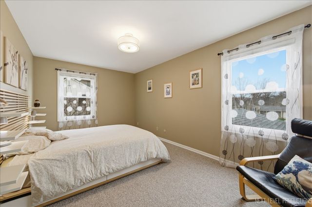 635 Kingsbury Court, Batavia, IL 60510