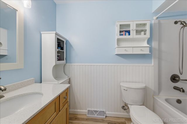 635 Kingsbury Court, Batavia, IL 60510