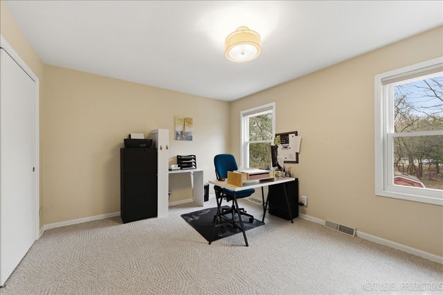 635 Kingsbury Court, Batavia, IL 60510