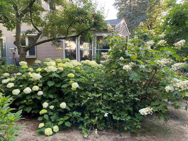 635 Kingsbury Court, Batavia, IL 60510