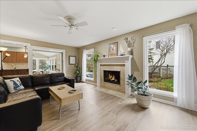 635 Kingsbury Court, Batavia, IL 60510