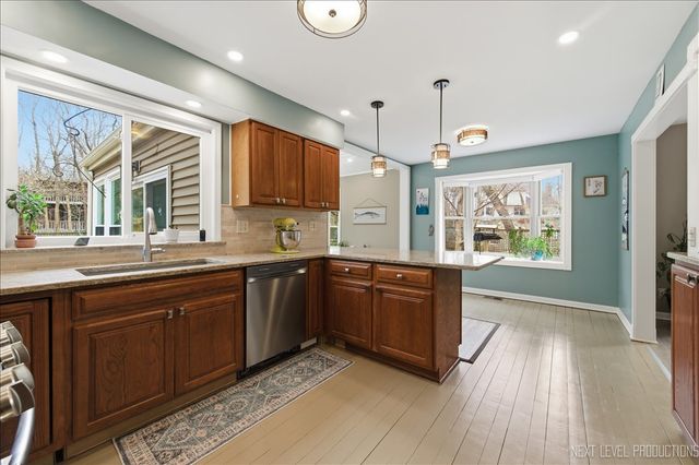 635 Kingsbury Court, Batavia, IL 60510