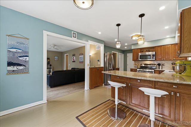 635 Kingsbury Court, Batavia, IL 60510