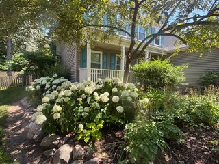 635 Kingsbury Court, Batavia, IL 60510