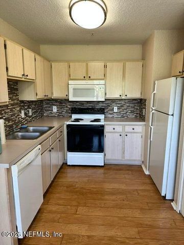 1701 THE GREENS Way 732, Jacksonville Beach, FL 32250