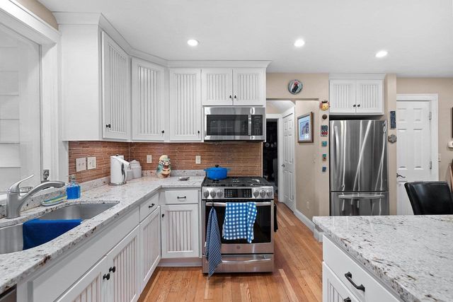 4569 EDGEWATER BEACH ROAD, Green Bay, WI 54311