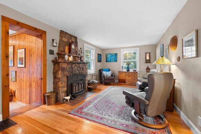 4569 EDGEWATER BEACH ROAD, Green Bay, WI 54311