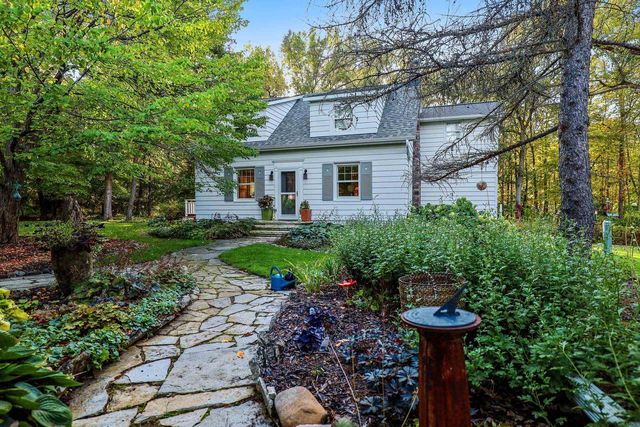 4569 EDGEWATER BEACH ROAD, Green Bay, WI 54311