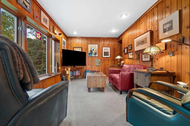 4569 EDGEWATER BEACH ROAD, Green Bay, WI 54311
