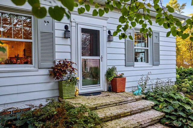 4569 EDGEWATER BEACH ROAD, Green Bay, WI 54311