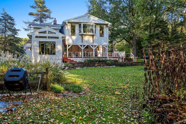 4569 EDGEWATER BEACH ROAD, Green Bay, WI 54311