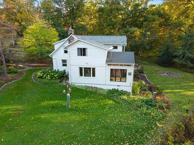 4569 EDGEWATER BEACH ROAD, Green Bay, WI 54311