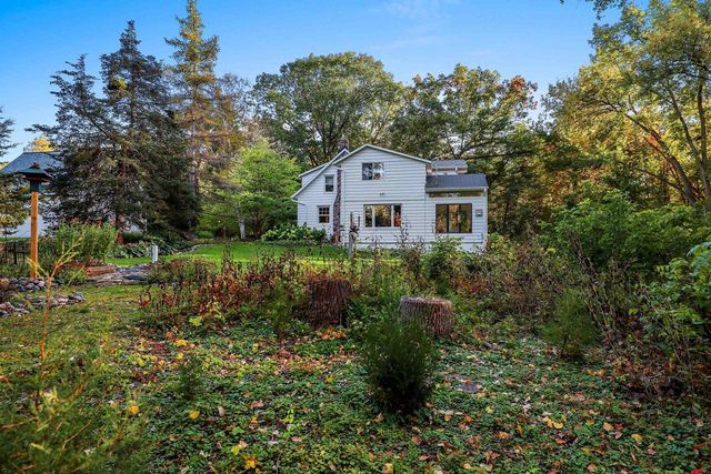 4569 EDGEWATER BEACH ROAD, Green Bay, WI 54311