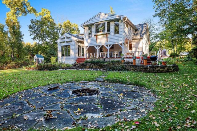 4569 EDGEWATER BEACH ROAD, Green Bay, WI 54311